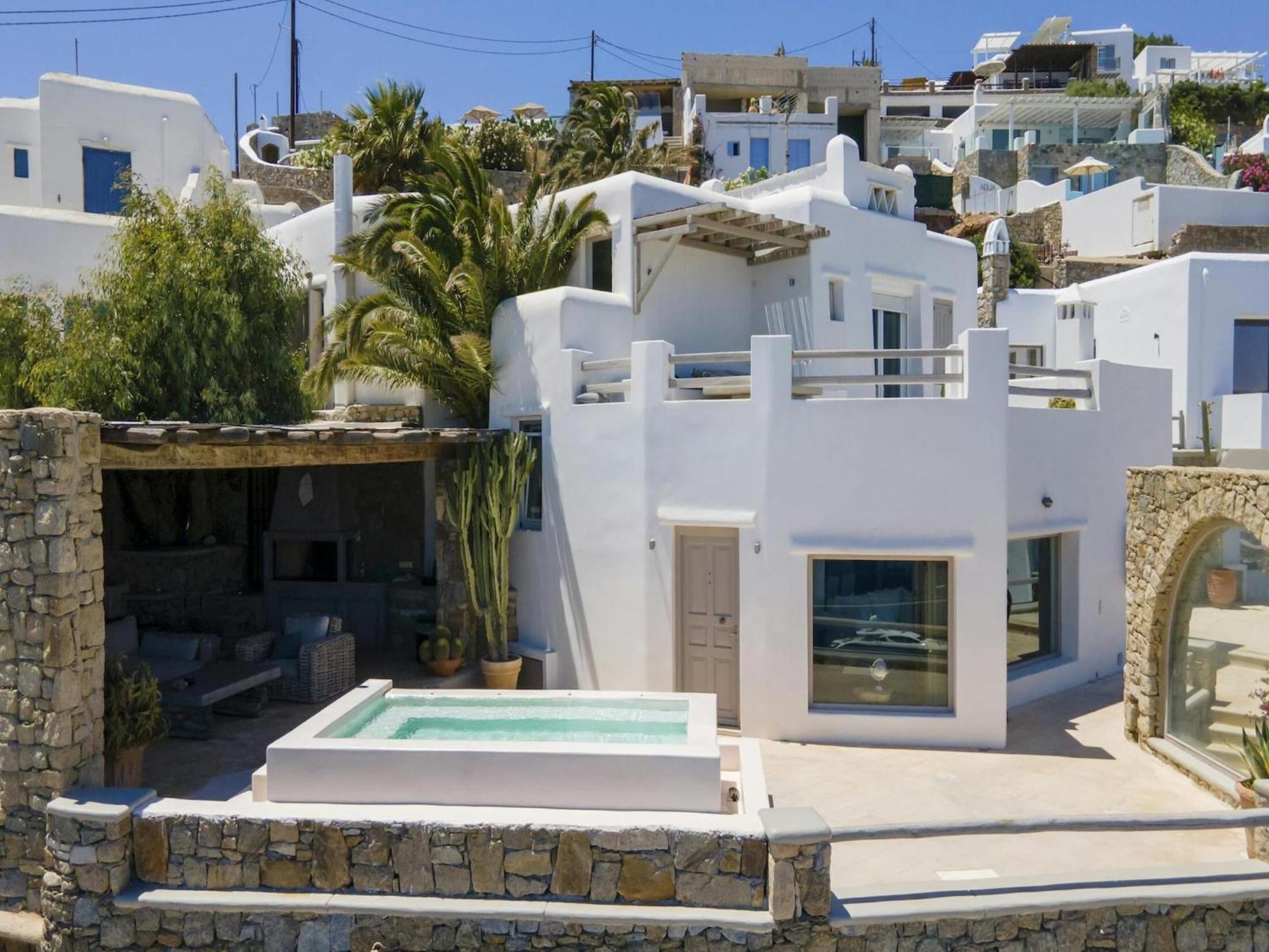 Unique Cycladic With Pool Psarrou