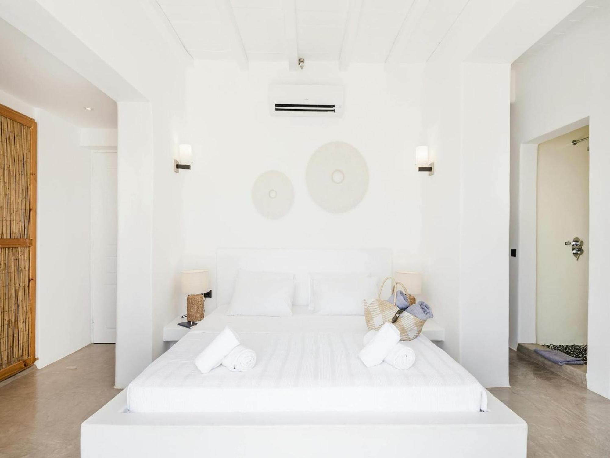 Villa Unique Cycladic With Pool